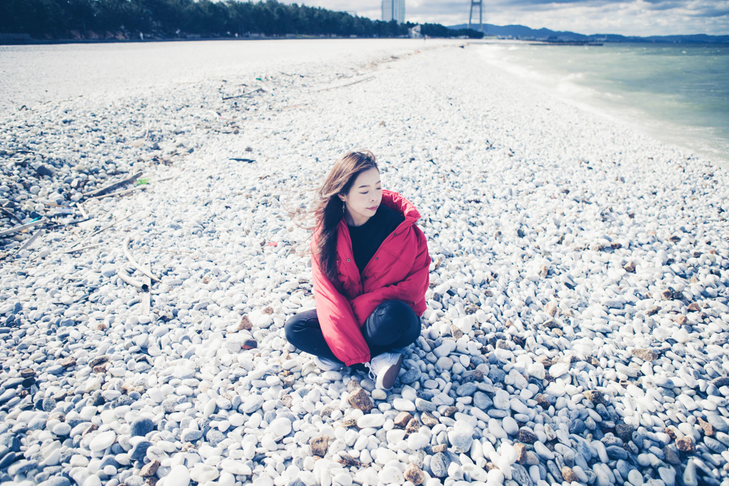 「愛してるの、強い風が吹いて私の声はかき消されたの、自身なんてなかったけど。」