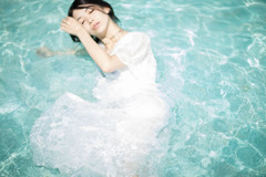 「水の愛、輝き心の音波」2
