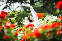 「何度踏まれても負けない花のように咲き強さ」