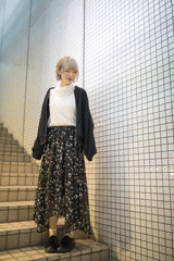 「Snap Photo 2018 no.24 : 白壁スナップの女子」8