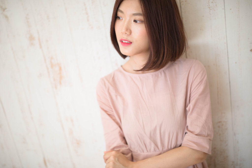 「"オフピンクxマキシワンピ"で、夏の終わりの着こなし1daysコーデ」3