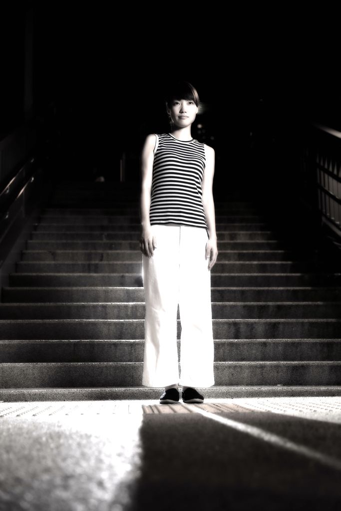 「光と闇の中へ-hikaritoyami-」