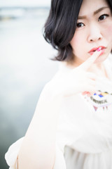 「夜を刻む孤独の中で、朝を進む恋しくての君を探す」4