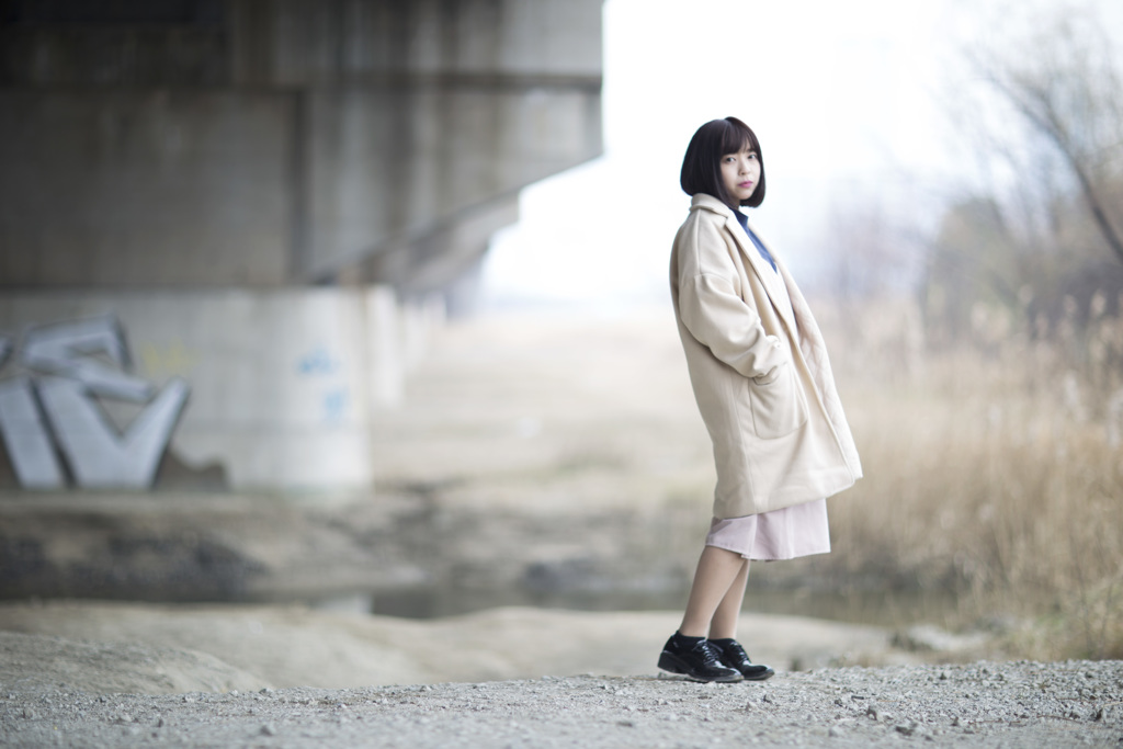 「傘なんていらないわ、冷たい雨は私の涙なの。」
