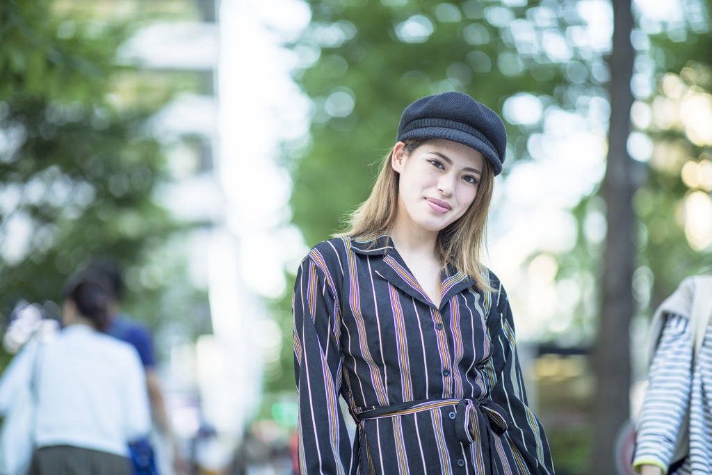 「スナップフォト2018 no.12 : キャスケット帽のオシャレ女子」