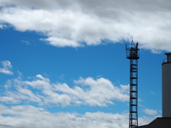 青空と鉄塔