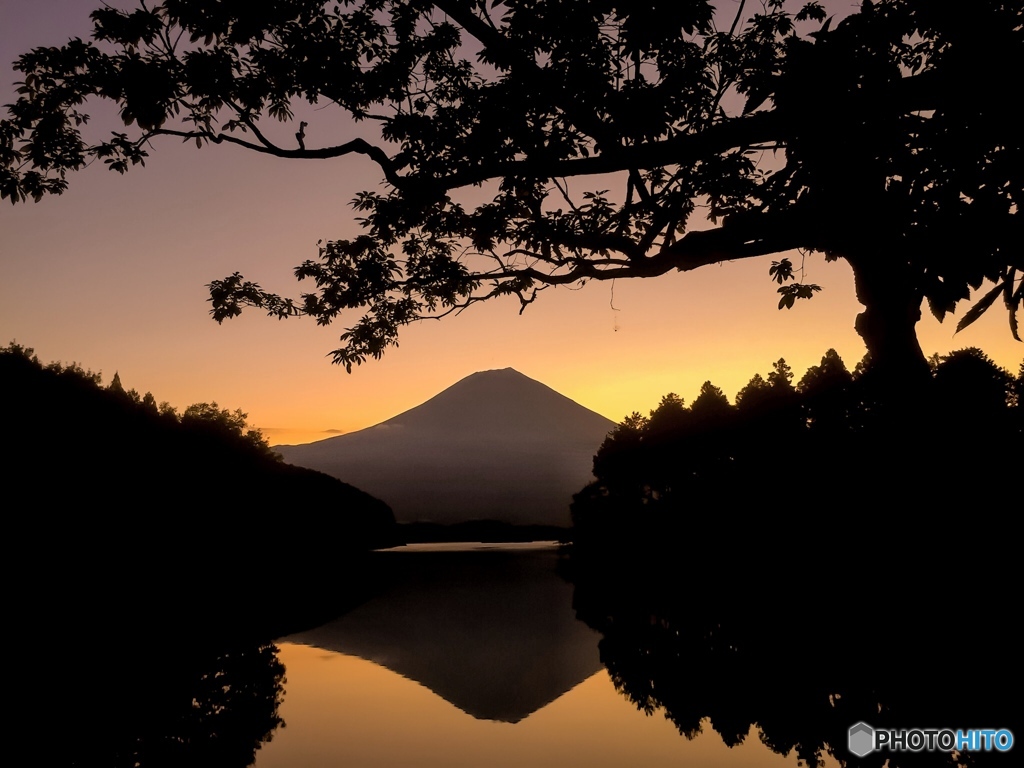 朝焼けの富士山
