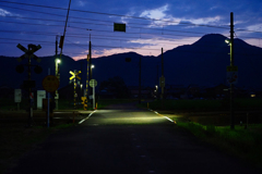 虫の音だけ、聞こえる