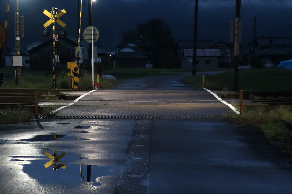 雨の踏切 田舎 By Higehige Id 写真共有サイト Photohito