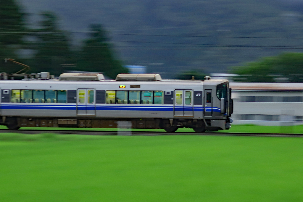 少し流して。電車