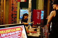 外人さんが作って外人さんが買う時代