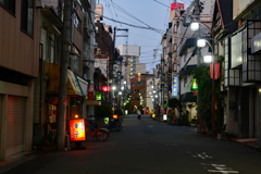 居酒屋「幸子」のある通り
