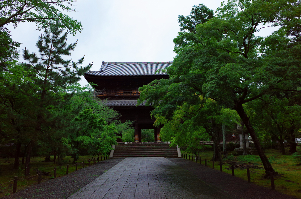 シトシト雨降る南禅寺