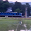 夜明け前の貨物列車
