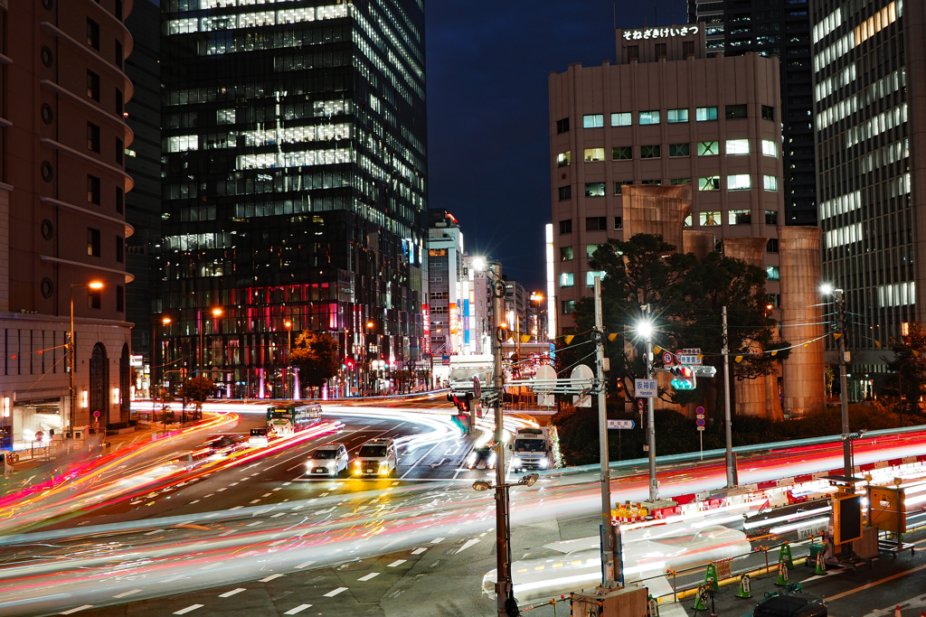 夜の交差点
