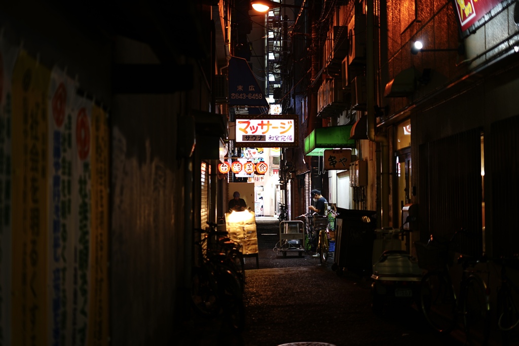 裏路地のまた裏