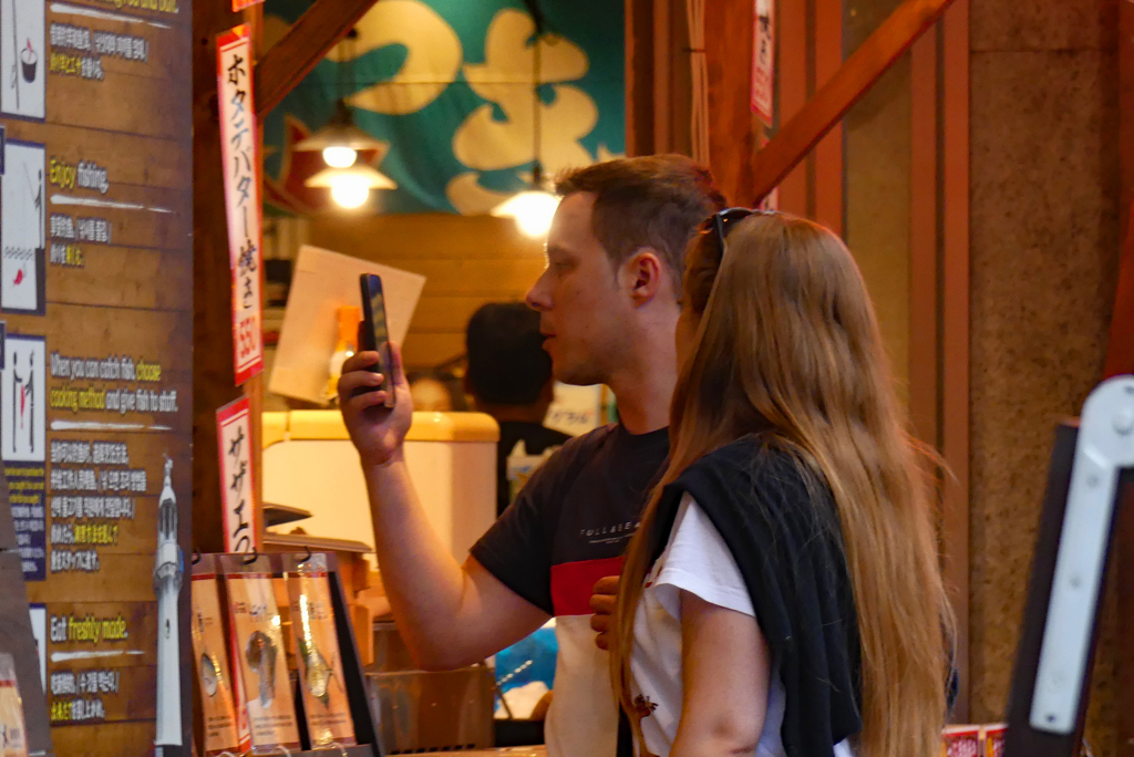 店内に釘付け