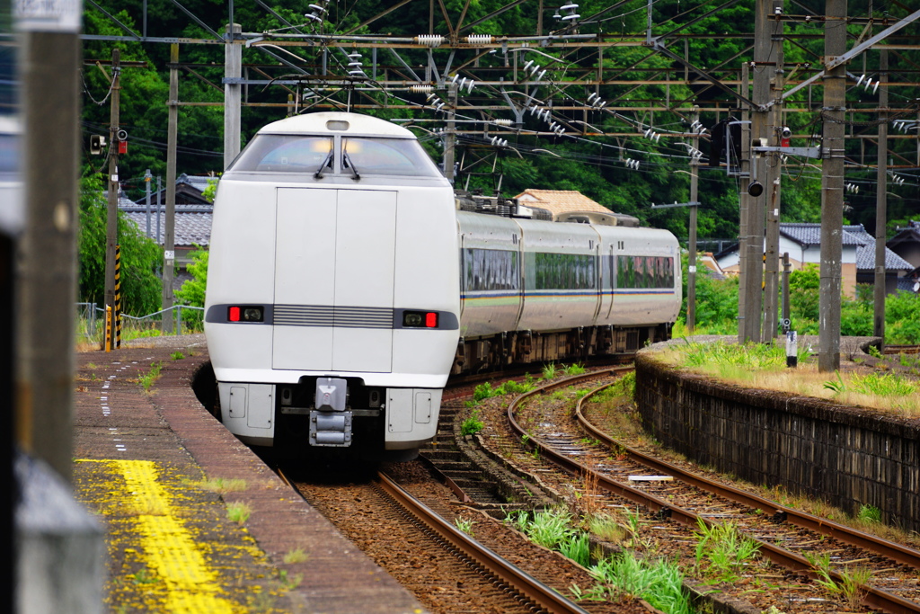 無人駅の午後