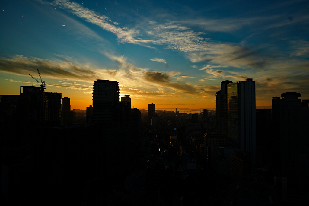 街の灯りが灯る前