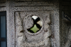 石灯篭は月