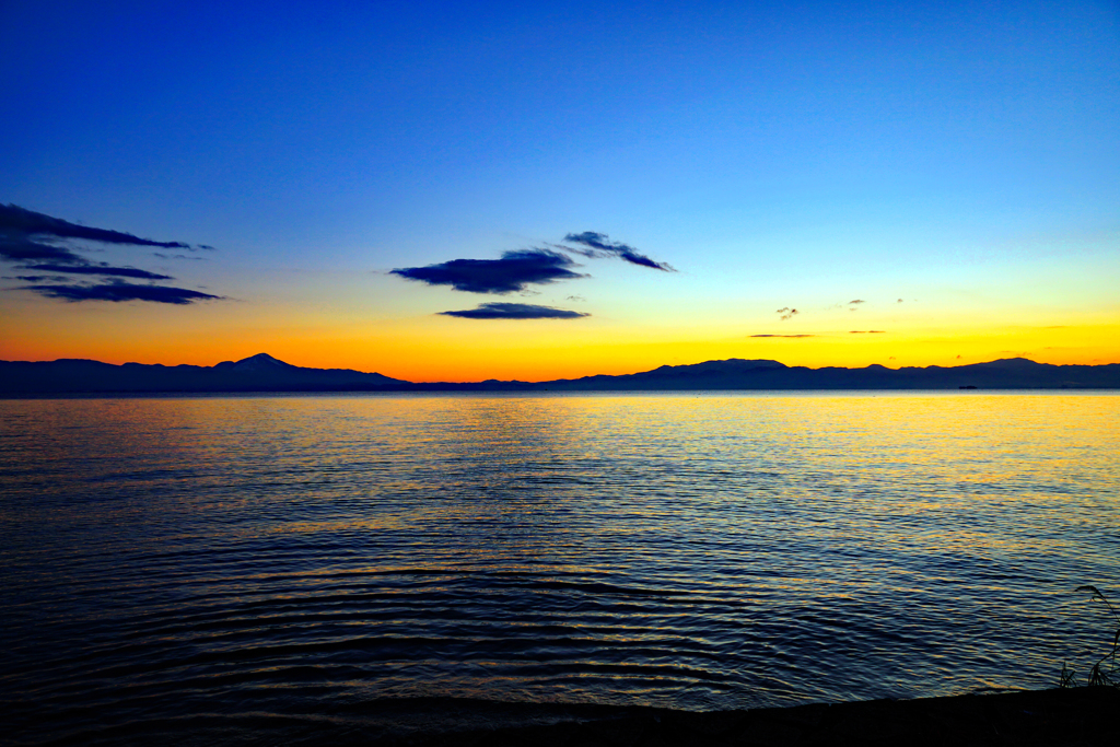 琵琶湖の夜明け