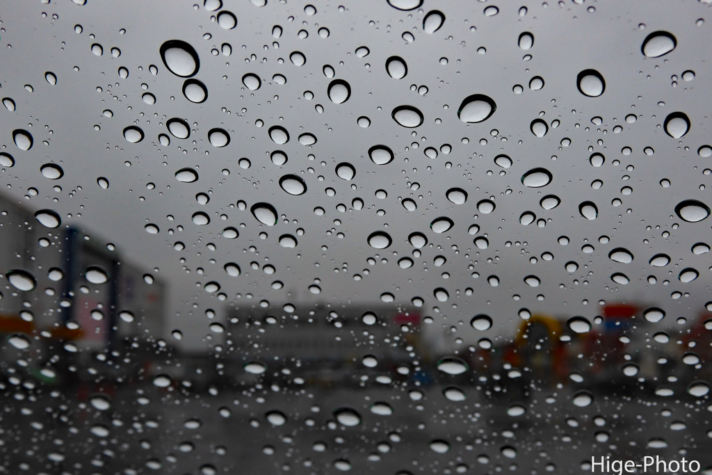 フロントガラスに冷たい雨 By Higehige Id 写真共有サイト Photohito