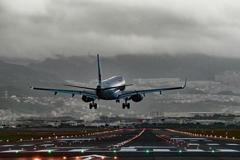 梅雨空