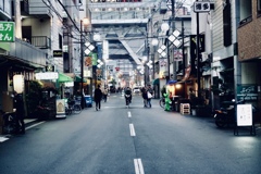 人混みをさけて