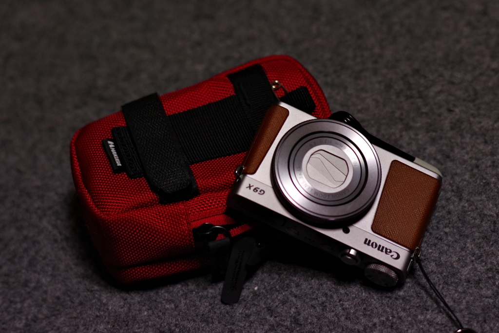 明日は出張。お共のカメラ