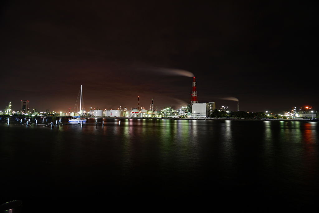 工場夜景。これでおしまい。軍配はα6500