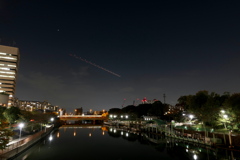 夜の飛行機