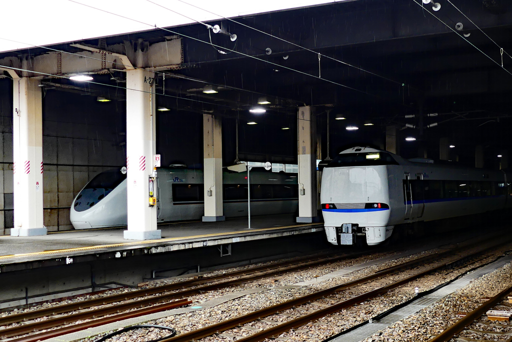 金沢駅サンダーバード