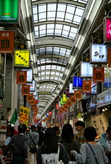 商店街も人でいっぱい