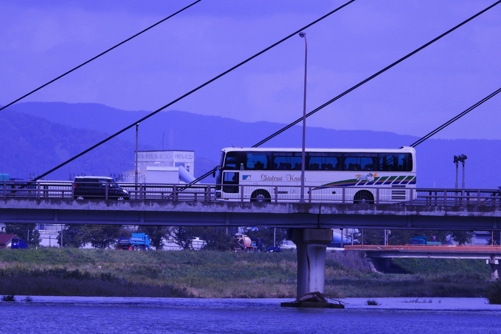 一本向こうの橋