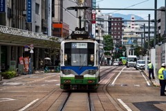 路面電車が走る