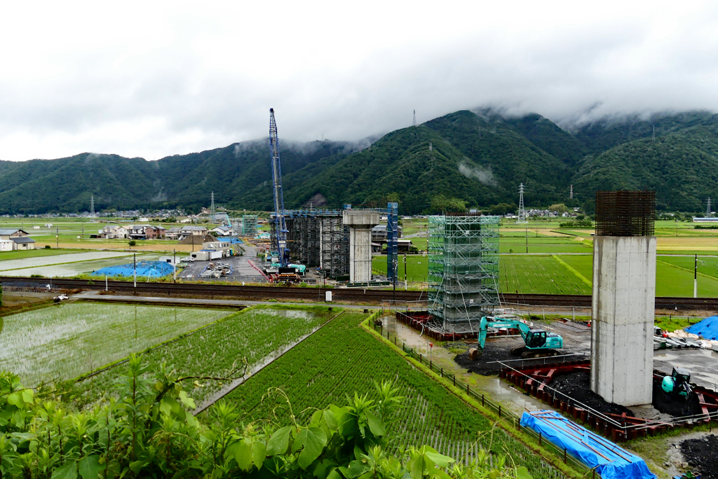 撮影ポイントになりそう。新幹線工事