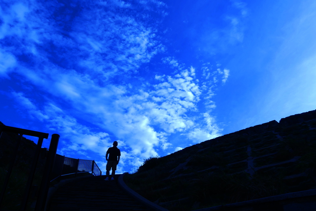 抜ける青空。淡路島