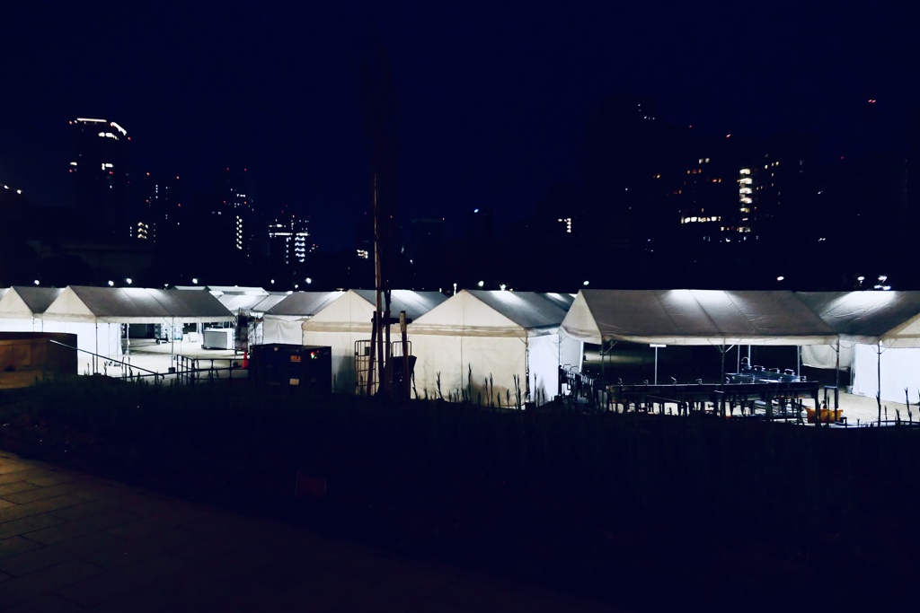 扇町公園がテントで一杯
