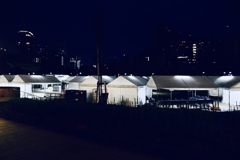 扇町公園がテントで一杯