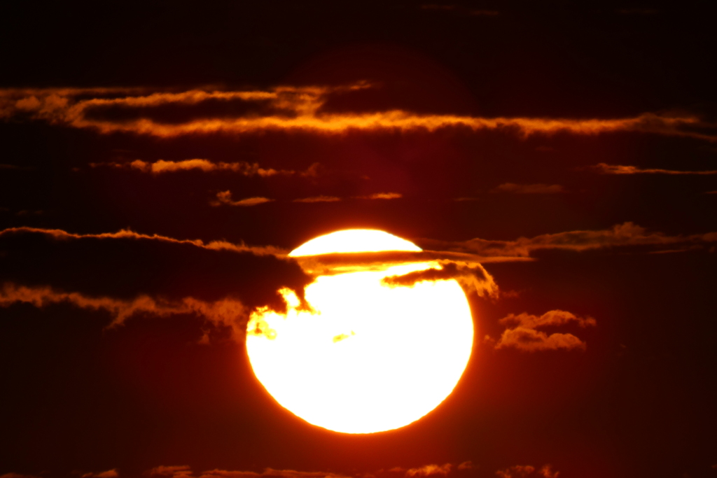 夕日赤く
