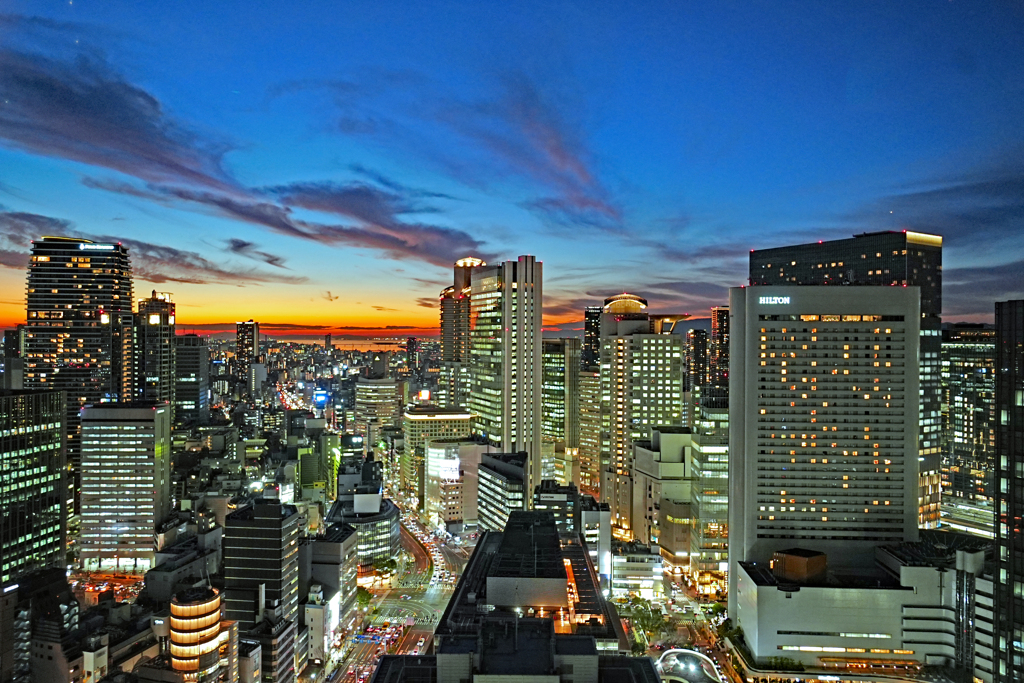 街の灯りが灯った時