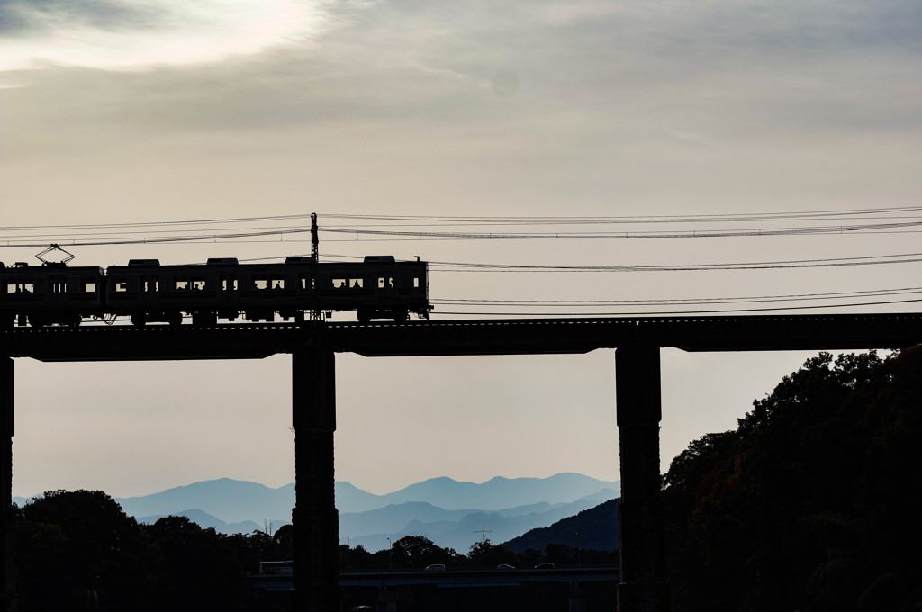 山を越えて、空をゆく