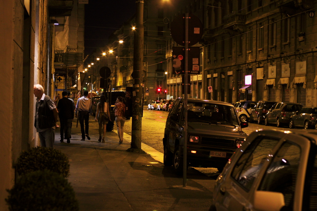 夜を歩く　Milano