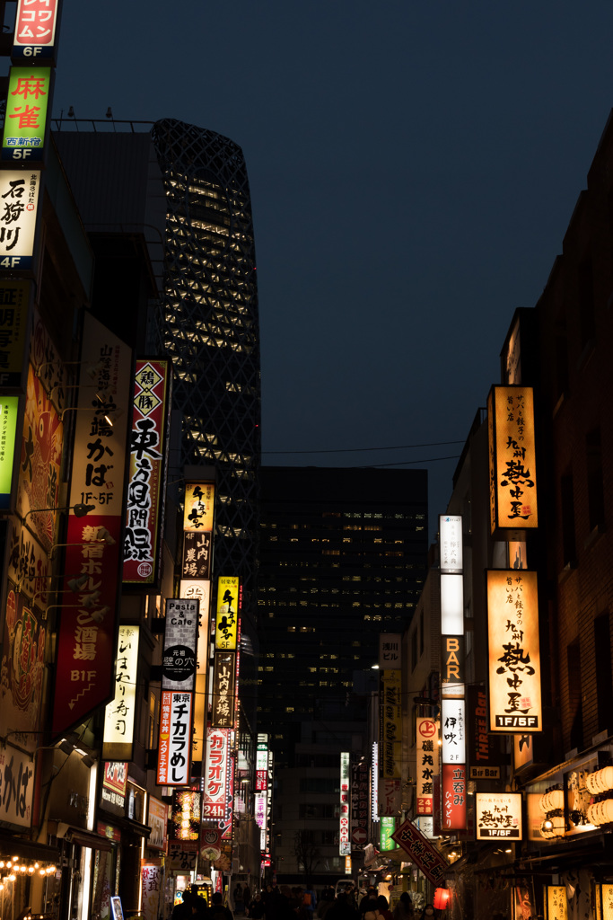 西新宿のネオン