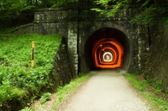 熱いトンネル
