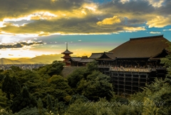 京都清水寺の夕陽
