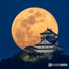 岐阜城にのぼる名月