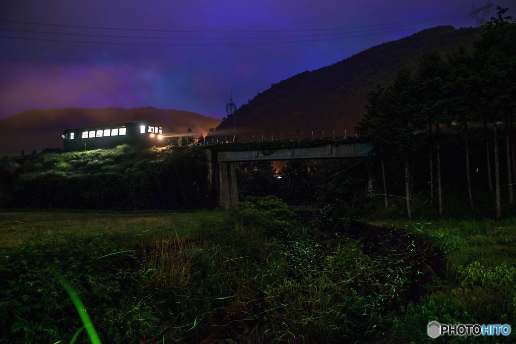 蛍川を渡る