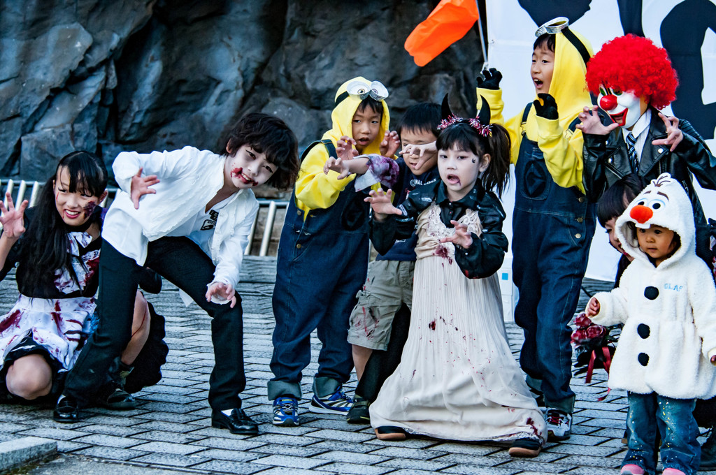 Zombie Dancers ①
