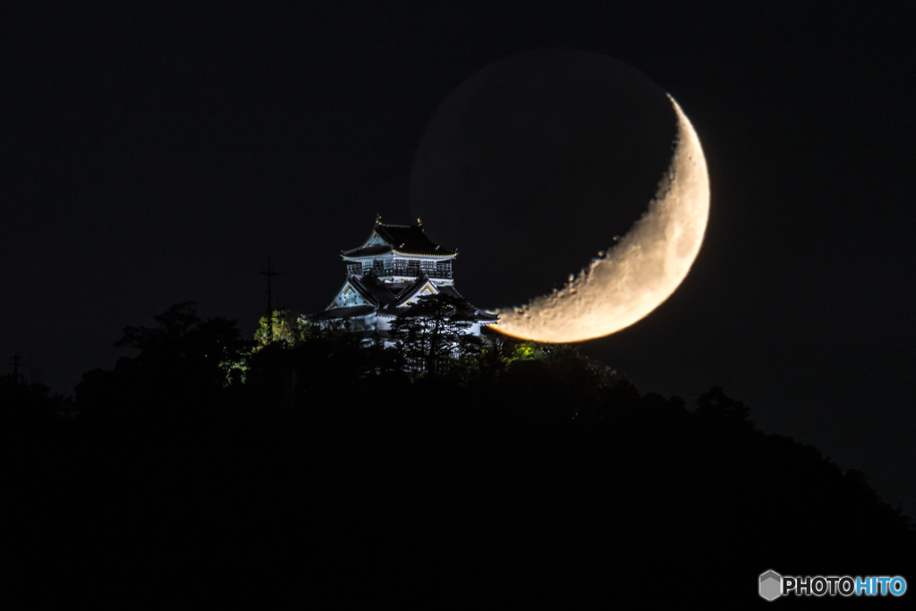 月と城②